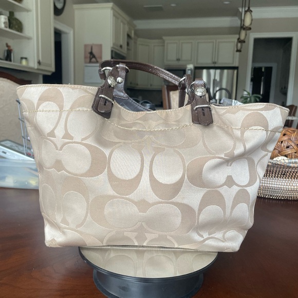 Coach Carly signature canvas shoulder/Tote GUC - Picture 2 of 15